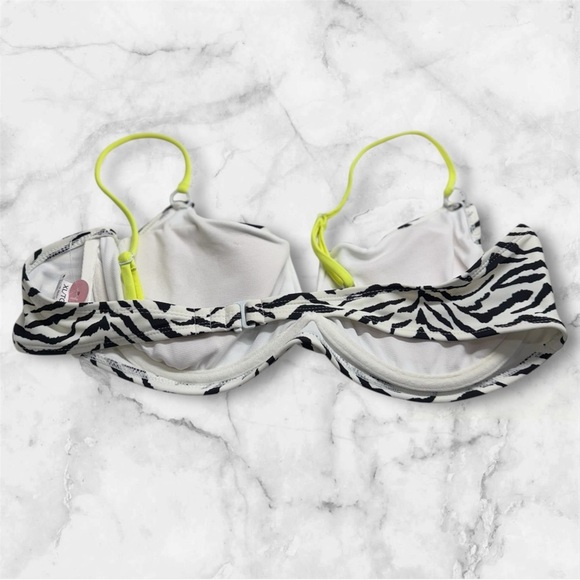 🆕 Black and White Zebra Print Bikini Top - Picture 2 of 7